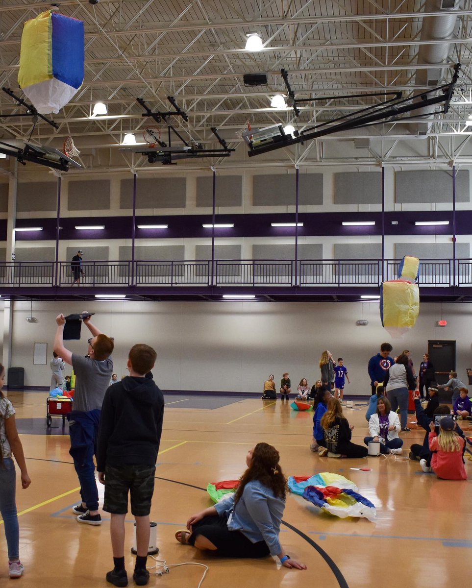 BellevueSchools's tweet photo. Up, Up, and Away STEM Activity @LeMayOwls sixth graders participated in a STEM event focusing on the creation and launch of hot air balloons. #TeamBPS #bpsne #ChampionsForChildren #BPSProjectSTEM https://t.co/t8ypxgeKQF