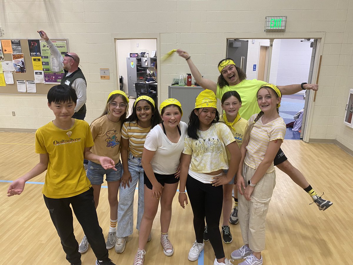 catgadzinski's tweet photo. Dodgeball was a huge success! Thank you so much to everyone who came out to watch and play 🏐 Congrats to the Teal Team 🌀 @ODS_NJHS @mrgshoe @BrickellAcademy https://t.co/GqANJ8ZHW9