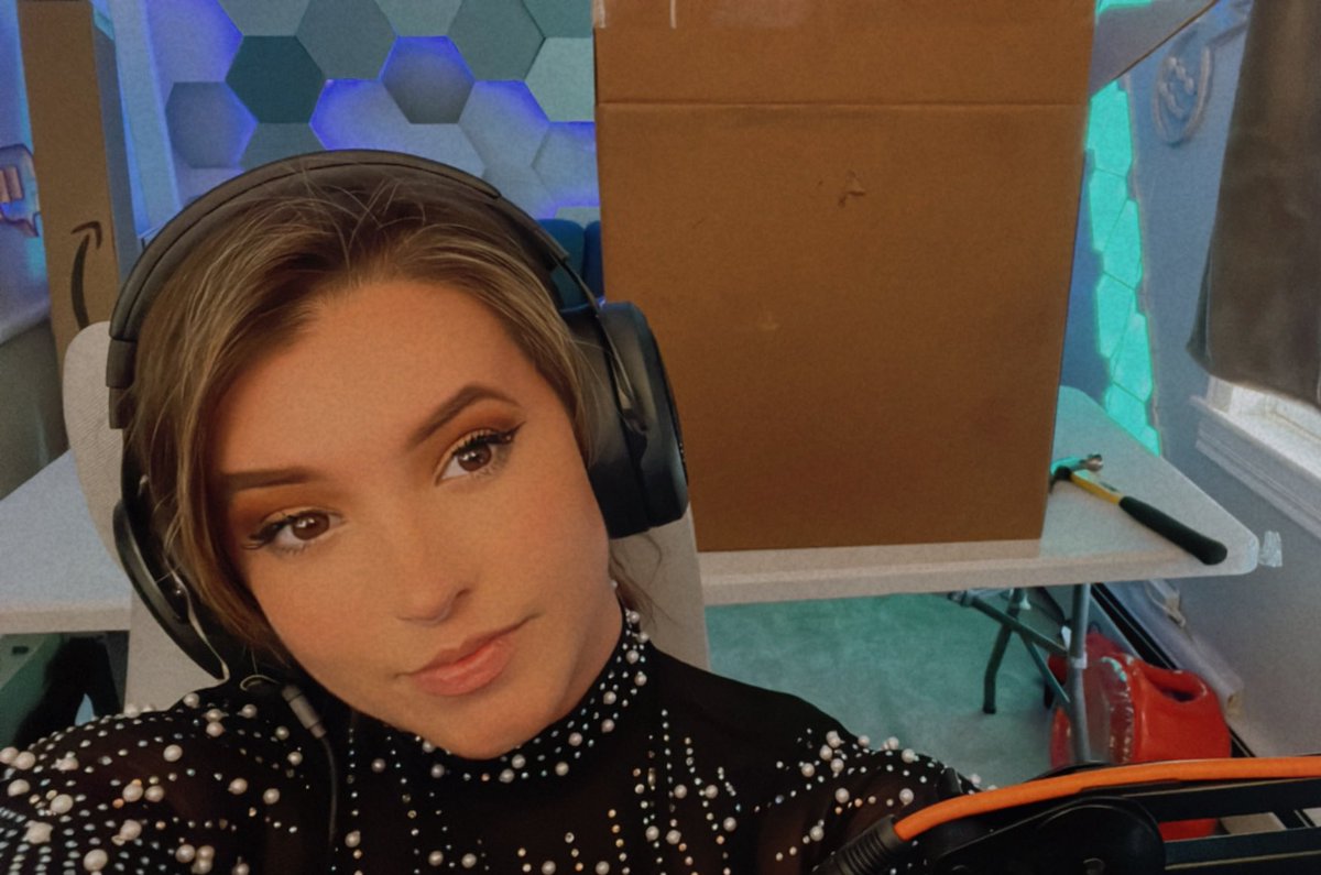It’s the moment you’ve all been waiting for!! I will be unboxing my brand new PC build on stream thanks to <a href="/AMDGaming/">AMD Gaming</a> and <a href="/maingear/">MAINGEAR</a>! 

LIVE NOW ON TWITCH!! 
Twitch.tv/sweeettails

Powered by #Radeon #Ryzen #RDNA3 #AMDRedTeam #ad