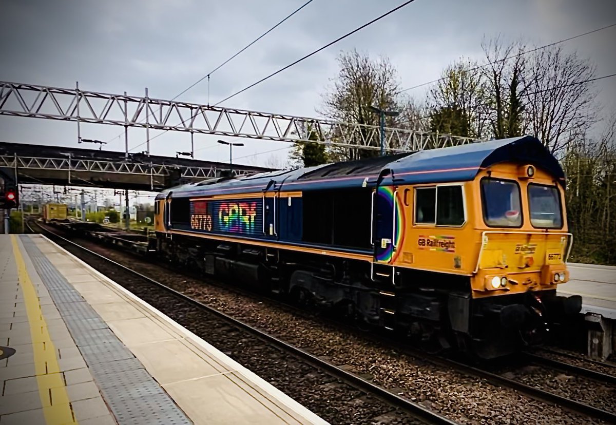 SydneyBridgeTMD's tweet image. Some shots from Stafford Station yesterday 📸 24/4/23 #Class220 #Class221 #Class390 #Class90 #Skoda #Class47 #Duff #ClassLMSStanier #Black5 #Class66 #Shed #RailwayPhotography #Stafford @CrossCountryUK @AvantiWestCoast @RailFreight @westcoastrail @GBRailfreight