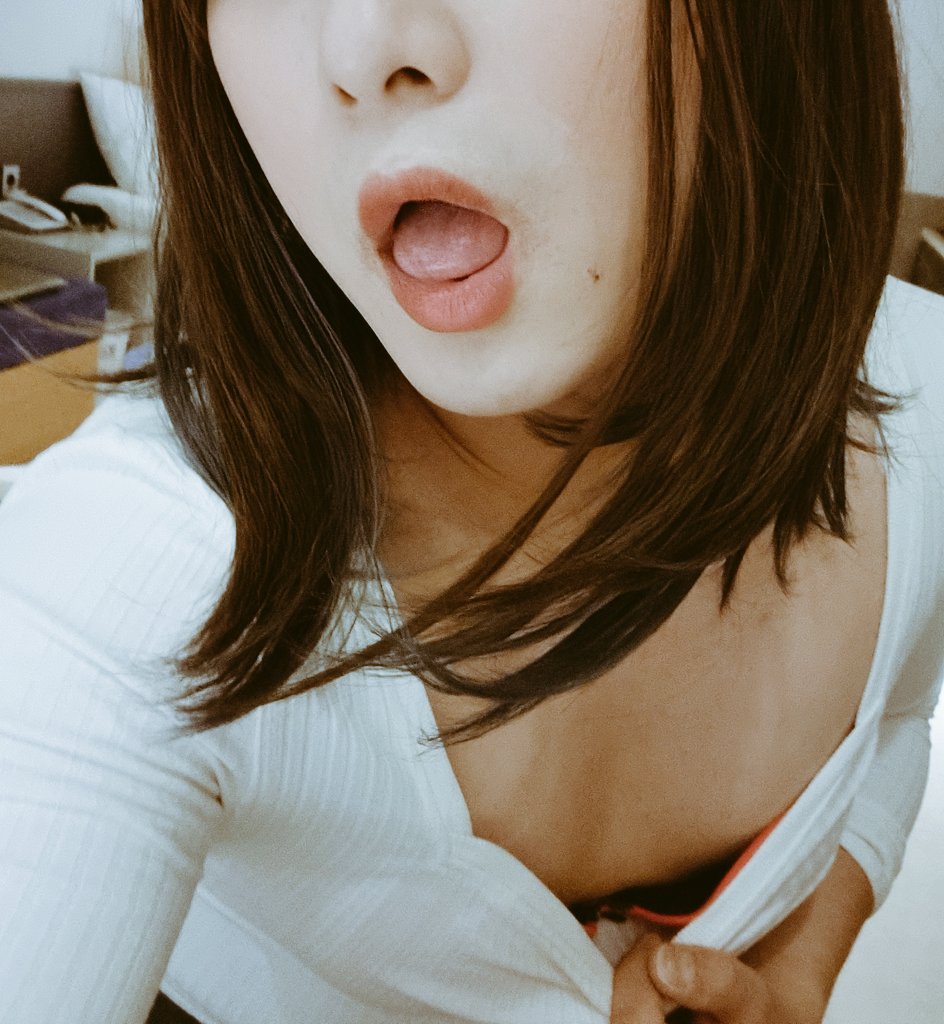 떡 벌어진 입에 너는 뭘 넣을건지 생각해봣어?!^^❤️❤️
#풀업시디 #서울시디 #서울cd #신림cd #신림시디 #크로스드레서 #여장남자 #crossdresser #시디러버 #러버