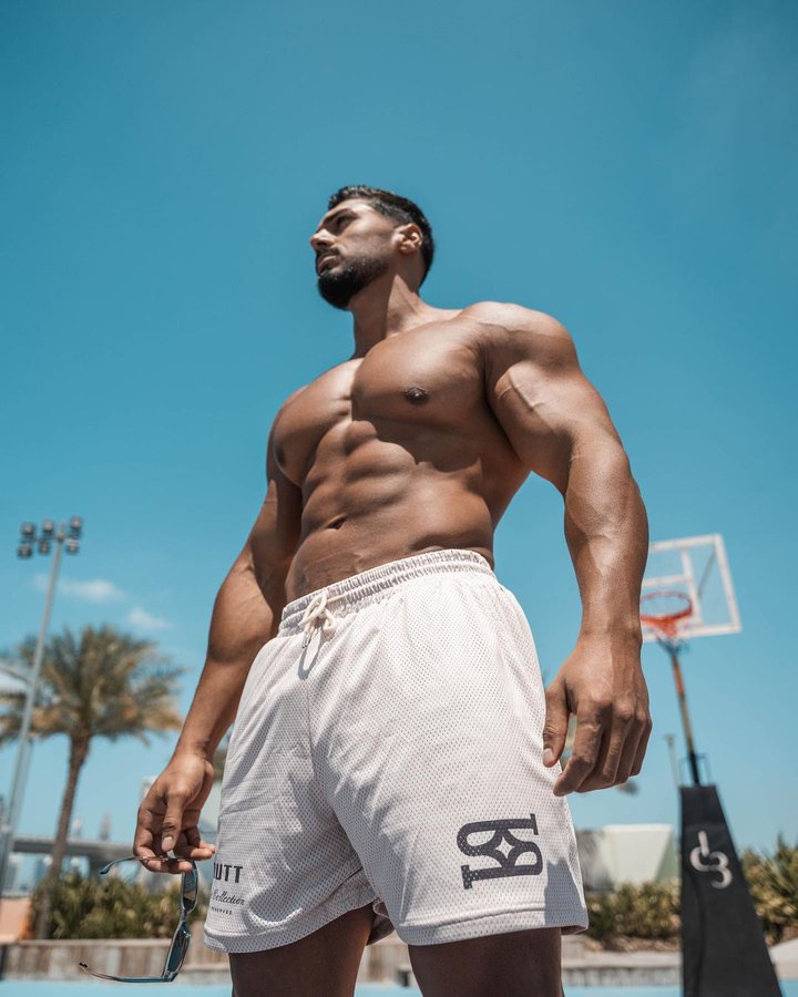 FulAMnjacAECOT8?format=jpg&name=900x900