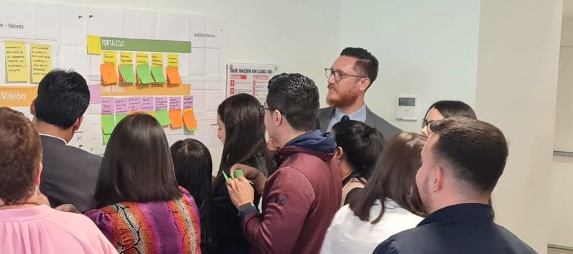 BuenaGobernanza's tweet photo. 🙌Seguimos junto a funcionarios y funcionarias de @SAR_HND aportando a su planificación estratégica en #CulturaTributaria.

Por encargo del @BMZ_Bund y junto a @SECOSEFIN estamos fomentando el compromiso tributario y mecanismos que lo faciliten en la región. https://t.co/oOdU7JQIBN