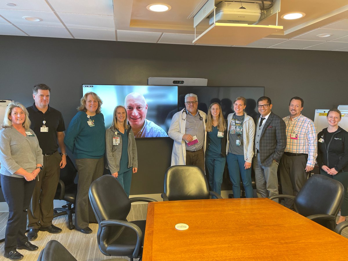 GiveMercyOneDSM's tweet photo. Dr. Smith was recently recognized through our #AngelsofMercy program by a colleagues to thank him for all he does for MercyOne Des Moines Pharmacy and the care he shows his patients. Thank you Dr. Smith for all you do! #SupportMercyOneDSM @MercyOne_Iowa https://t.co/xullJSsyMu