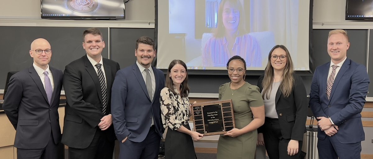 .<a href="/UISportRecMgmt/">University of Iowa Sport and Recreation Management</a> grad students joined law students from across the U.S. for the College Athletics Infractions Hearing Competition. SRM Director <a href="/DanMatheson/">Dan Matheson</a> organized the event, which gave students valuable experience in sports law in a courtroom setting.
bit.ly/3UEKZEY