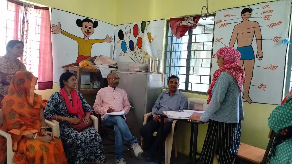 RiteshShrotriy2's tweet photo. A meeting was held with AWW, ANM, ASHA workers along with NCC and NSS cadets and village sarpanch and other villagers under Immunization Week in Government College of Block Badnagar and village Sunderabad. #ForEveryChildhealth
#wardimunizationweek https://t.co/pXnxVUVNKY