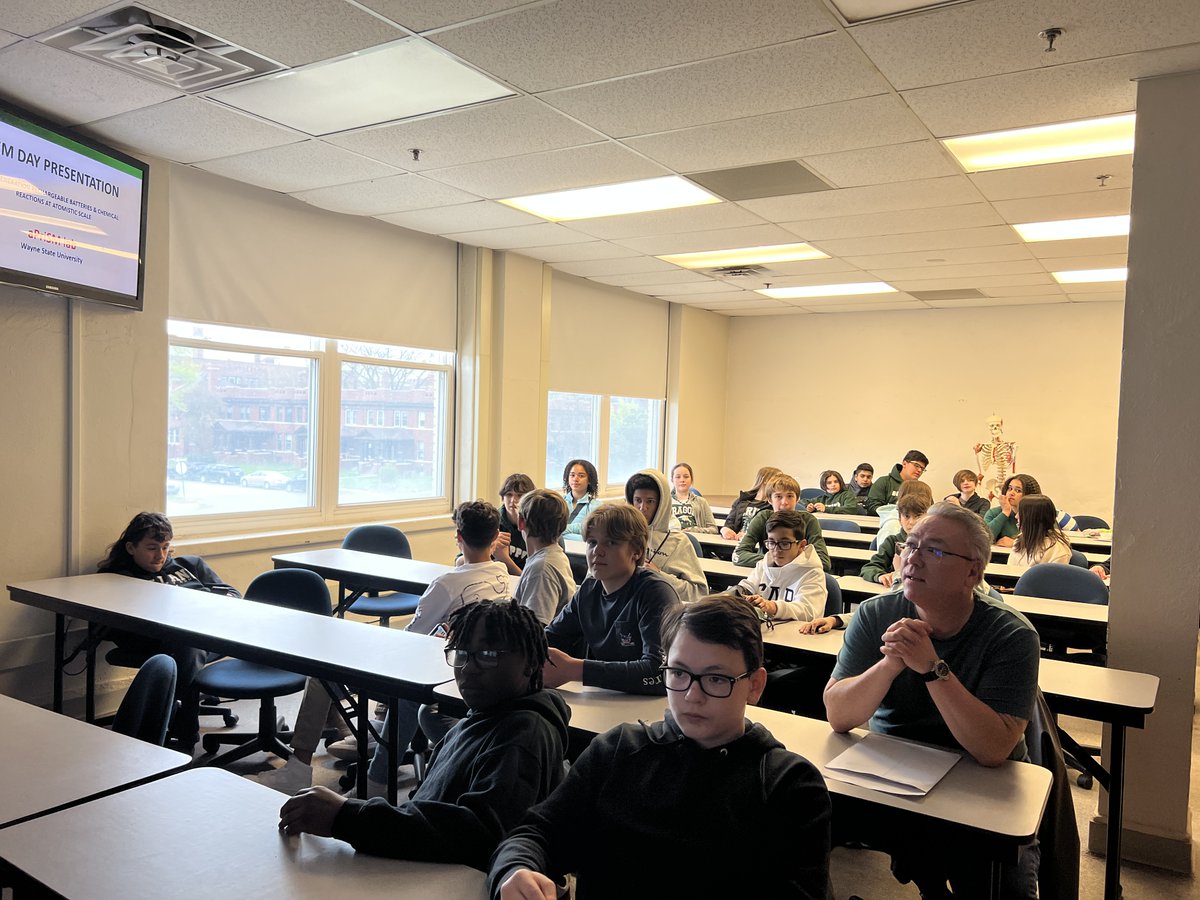 aPriSM_Lab's tweet photo. Amazing experience! #VirtualReality demos of atomistic scale simulations for middle schoolers. @aPrism_Lab #WSUSTEM #OculusQuest2 https://t.co/KRHI6vMlBf