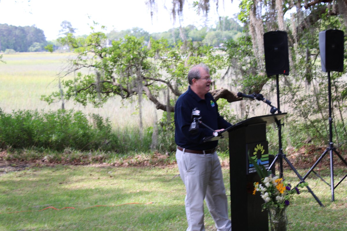 ChasCountyParks's tweet photo. A new county park is coming to West Ashley!

This morning we broke ground on Old Towne Creek County Park. Phase one of development is expected to be completed by mid-2025. https://t.co/02RWtjwaue