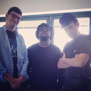 biguniverseplus's tweet image. i can't help it, #TheBlogEra, i kind of appreciate these two guys bc they're so persistent but i can't trust white men who do comedy rap + fake gangsta poses

i just saw one of my mentors doing that in a pic w/ a black guy and i had to think [it was the 2000s... it was the 2000s]