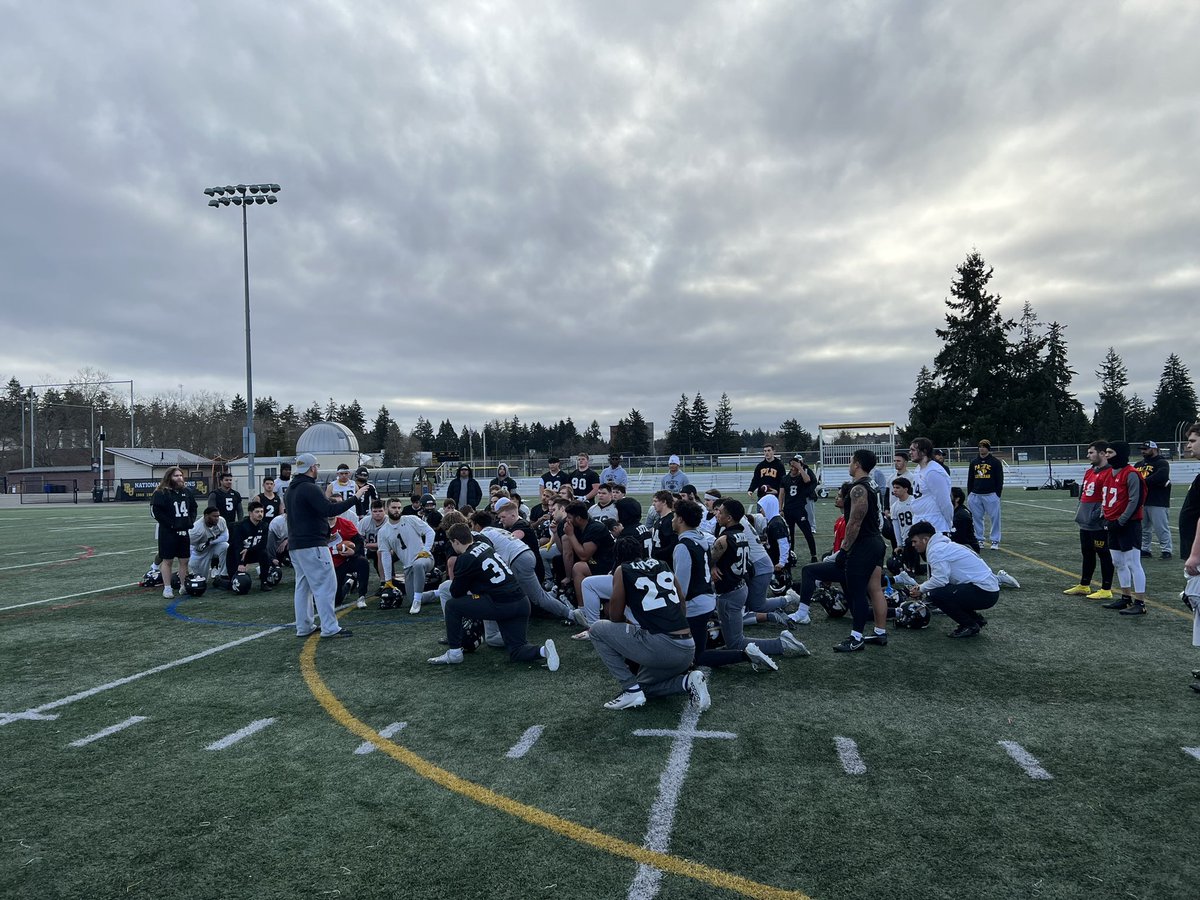 KeimTimeFB's tweet photo. Lutes back at-it today. Crew was flyin’ around…Huge TakeAway challenge is on full force… “Jackers & Robbers”. Watch out 🔥👀 Punch-Poke-& Rake ! #GoLutes #PLUFB #DoSimpleBetter https://t.co/xf0ASLseeO