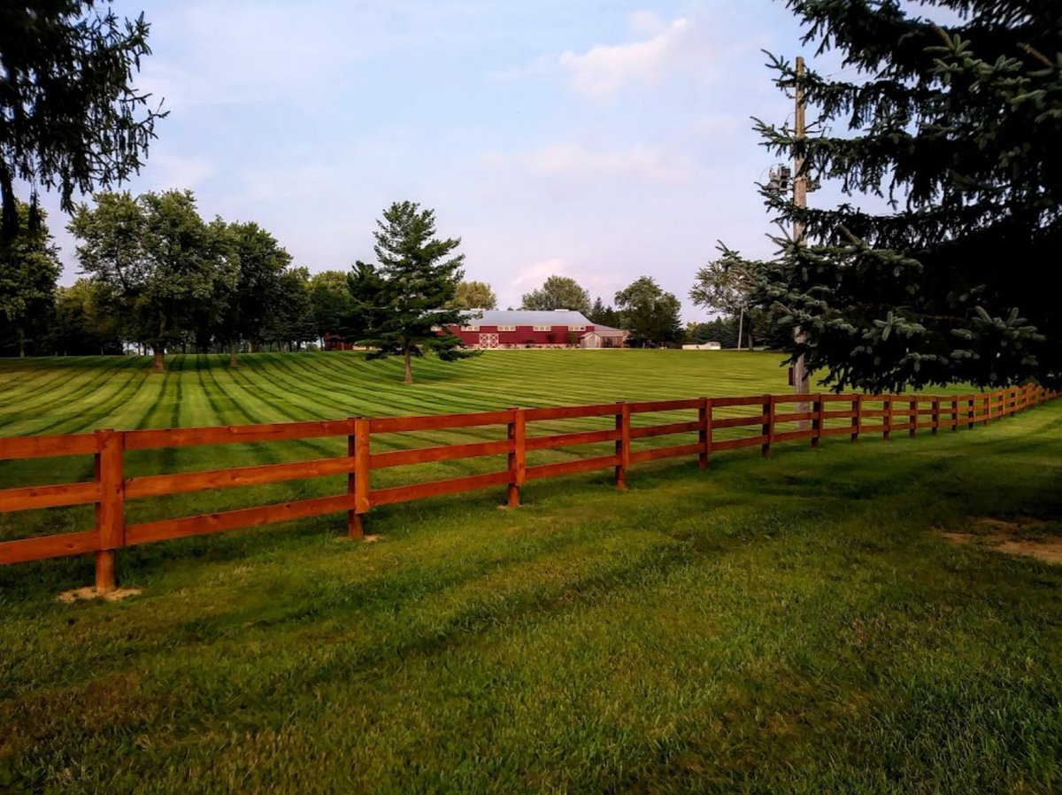 PineViewAcres's tweet photo. If you've never been out to see us, these photos give you a great idea of just how massive (and green!) our lawn is. We invite you to schedule a tour of our venues (and lawn) by calling (330) 809-0707 during business hours! https://t.co/5tZNVD1VbX