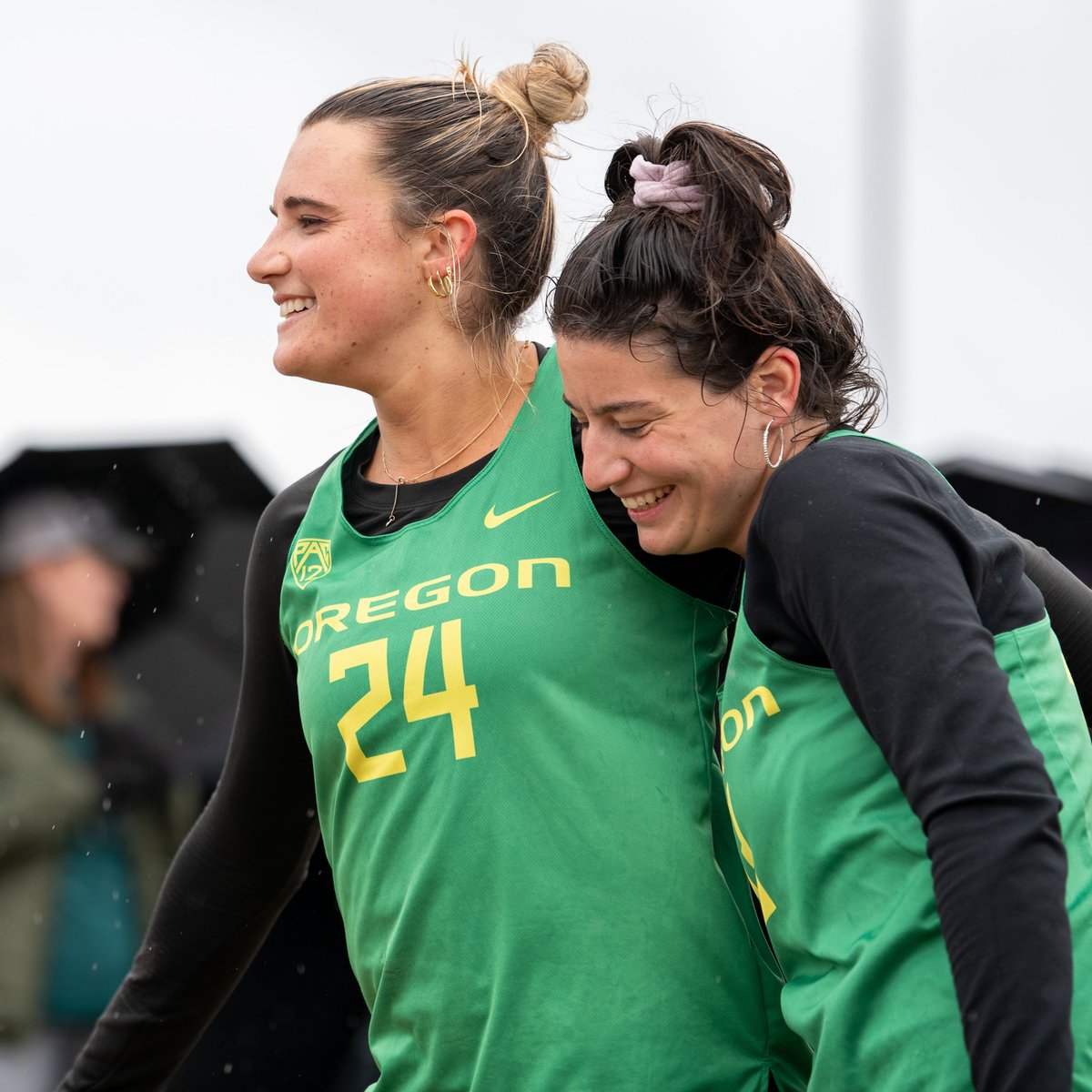 NCAAVolleyball's tweet photo. Vote for the #NCAABeachVB Photo of the Week 📸

1️⃣ @SunDevilBeachVB Give it your all 😲
2️⃣ @GoDucks Record setting hugs 🤗
3️⃣ @StanfordBeachVB Getting hype 🔥 https://t.co/cipcXjYip0