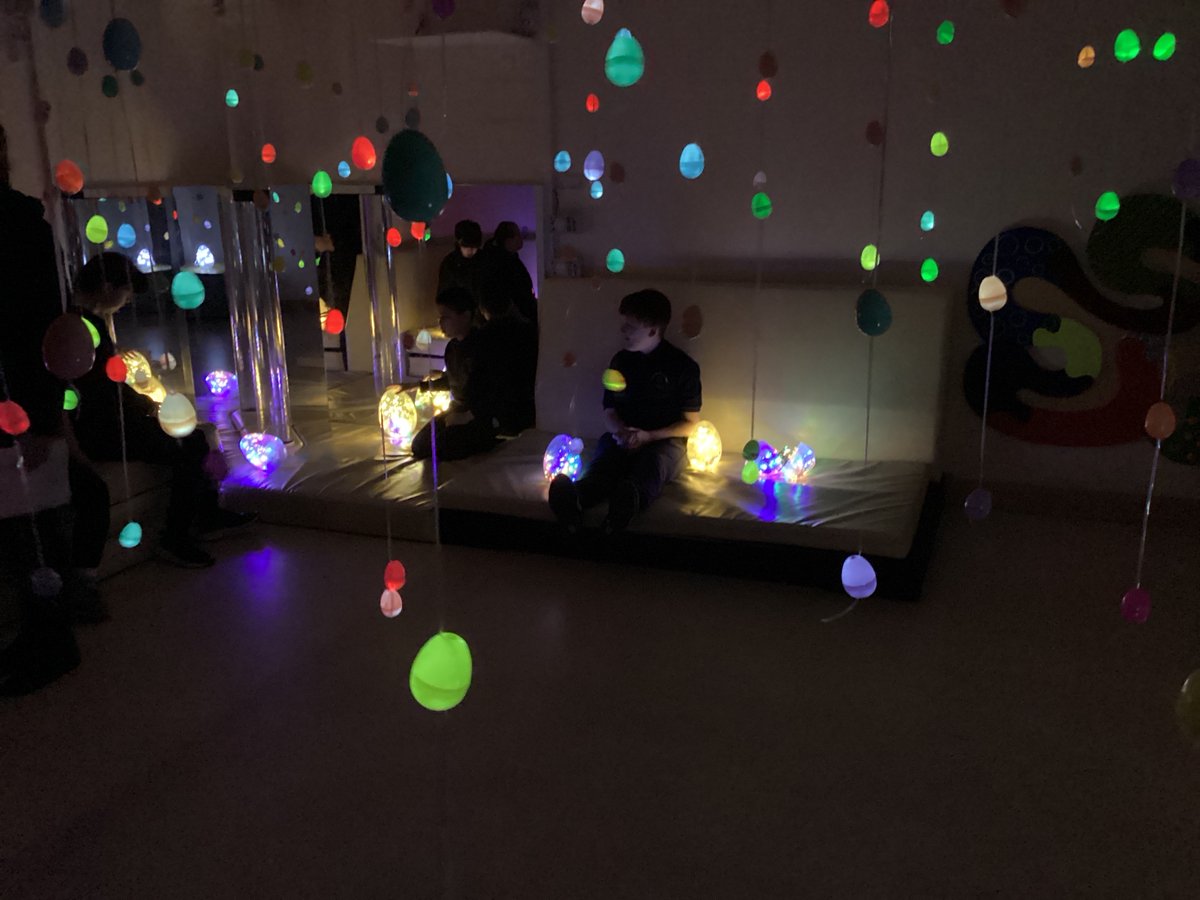 ysgolmaesycoed's tweet photo. @ysgolmaesycoed
Fun at the Spring Trail! #GrowingTogether #LearningTogether #SpringTrail #FamilyEngagement https://t.co/G78OiOzjkS