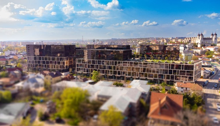 romanya_haber's tweet photo. 🇷🇴Romanya’nın en büyük tekno-bilişim kampüsü #Iaşi’de açıldı. Başbakan Nicolae Ciucă’nın açılışını yaptığı yeşil enerji sertifikalı modern kampüste 5 bin kişi istihdam edilecek. #Romania #PalasCampus #Iaşi #Yaş #Iulius #IT ➡️https://t.co/KizgpF01GK https://t.co/QDAfoo9OdI