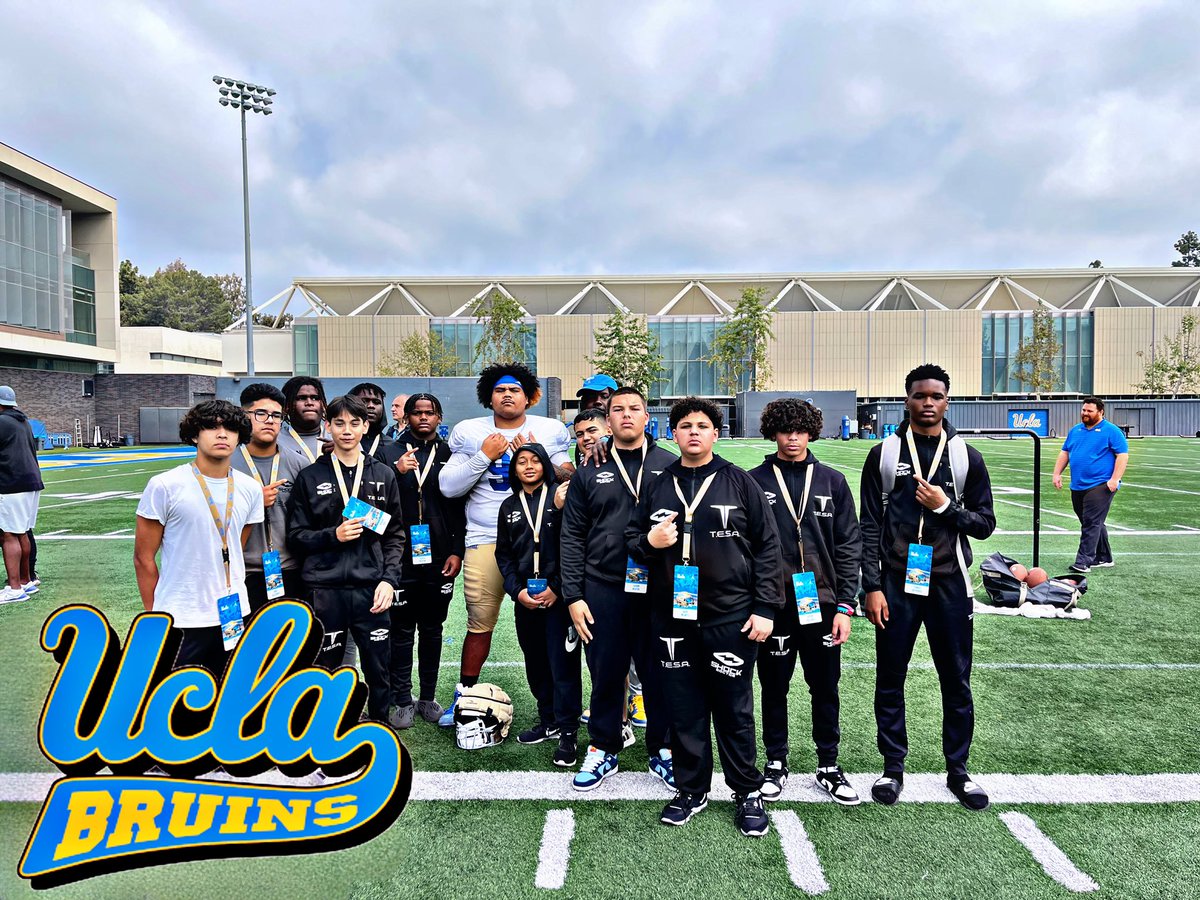 TeamElite91's tweet photo. Huge shoutout to former Team Elite Lineman @JayToia_102  for showing love to our TESA 8th Graders. @UCLAFootball 
Blessings from above no other way to motivate our youth than to physically see one of ours in pads ! #JayToia #ucla football #tesalineman #been in the game #resume ! #wedothistogether