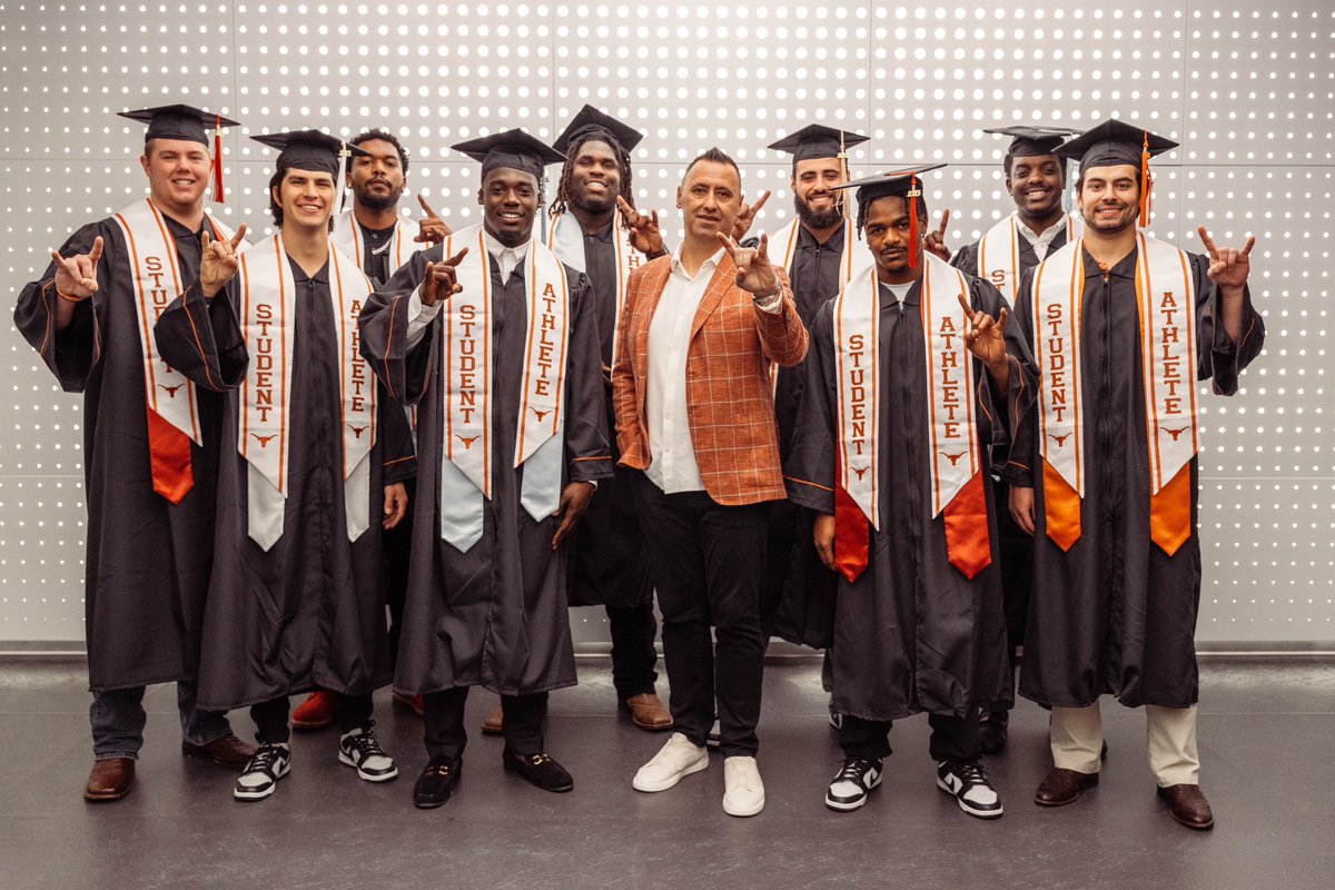Congratulations to our 2023 graduates! 🎓🤘