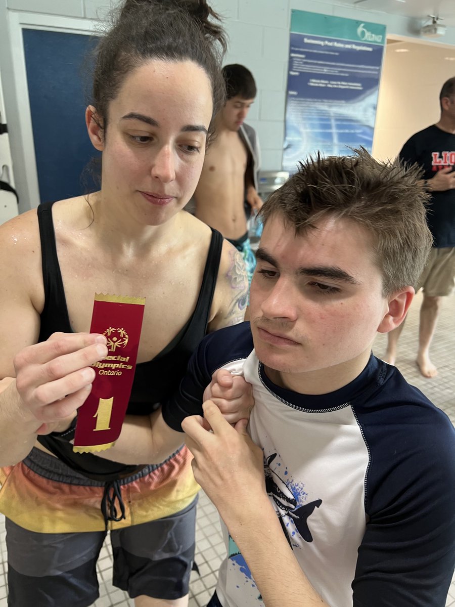 MTH D.E. Class tweet media