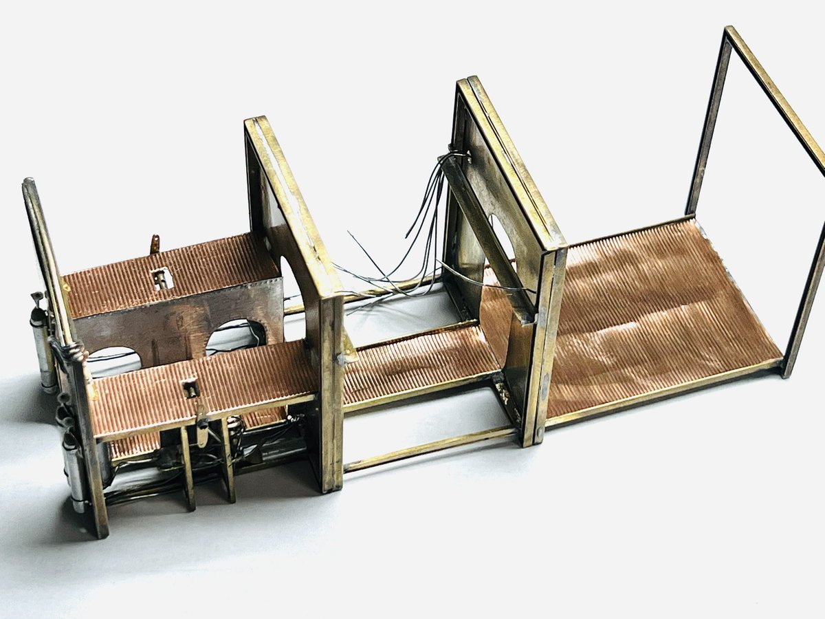 Adam57041026's tweet image. Aero MB-200 1:32 (scratchbuild)Kokpit bude brzy dokončen, rozvody vzduchu jsou hotové,pokračuji na elektroinstalaci.Mírně vpřed 😅č.5 #kitmaker #scratchbuild