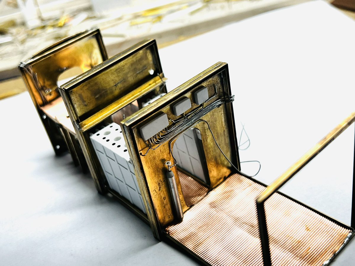 Adam57041026's tweet image. Aero MB-200 1:32 (scratchbuild)Kokpit bude brzy dokončen, rozvody vzduchu jsou hotové,pokračuji na elektroinstalaci.Mírně vpřed 😅č.5 #kitmaker #scratchbuild