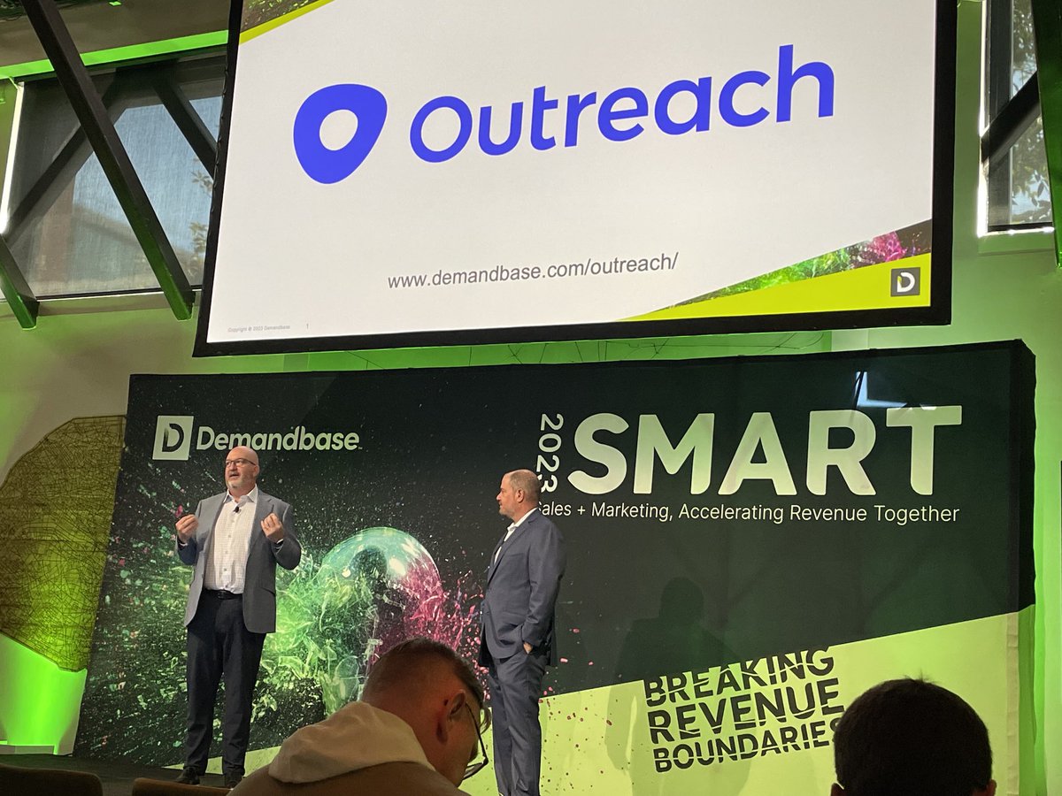 ChimSandra's tweet photo. Break the system of demand capture by reacting first -- leverage intent data. “If you are waiting for a hand-raiser, you will lose.” #SMART23 https://t.co/phOyYP8j9g