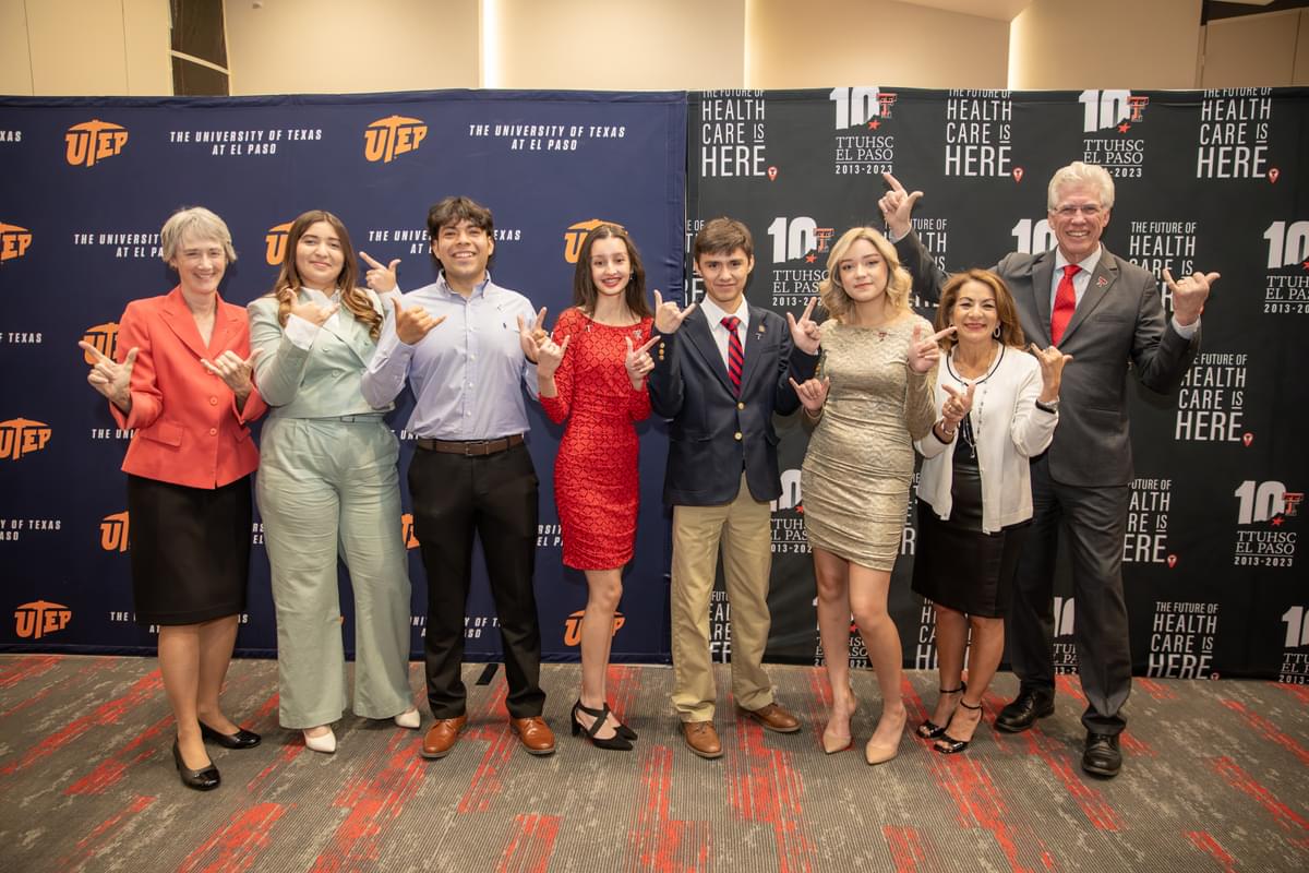 UTEP's tweet photo. #PicksUp to the five local high school seniors who have been accepted to MedFuture, a new partnership with the Paul L. Foster School of Medicine at @TTUHSCEP that admits students to UTEP’s pre-med program and medical school right out of high school. 🔗: https://t.co/J9OGD15otm https://t.co/O7mfDTHCQA