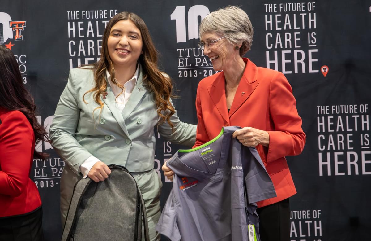 UTEP's tweet photo. #PicksUp to the five local high school seniors who have been accepted to MedFuture, a new partnership with the Paul L. Foster School of Medicine at @TTUHSCEP that admits students to UTEP’s pre-med program and medical school right out of high school. 🔗: https://t.co/J9OGD15otm https://t.co/O7mfDTHCQA