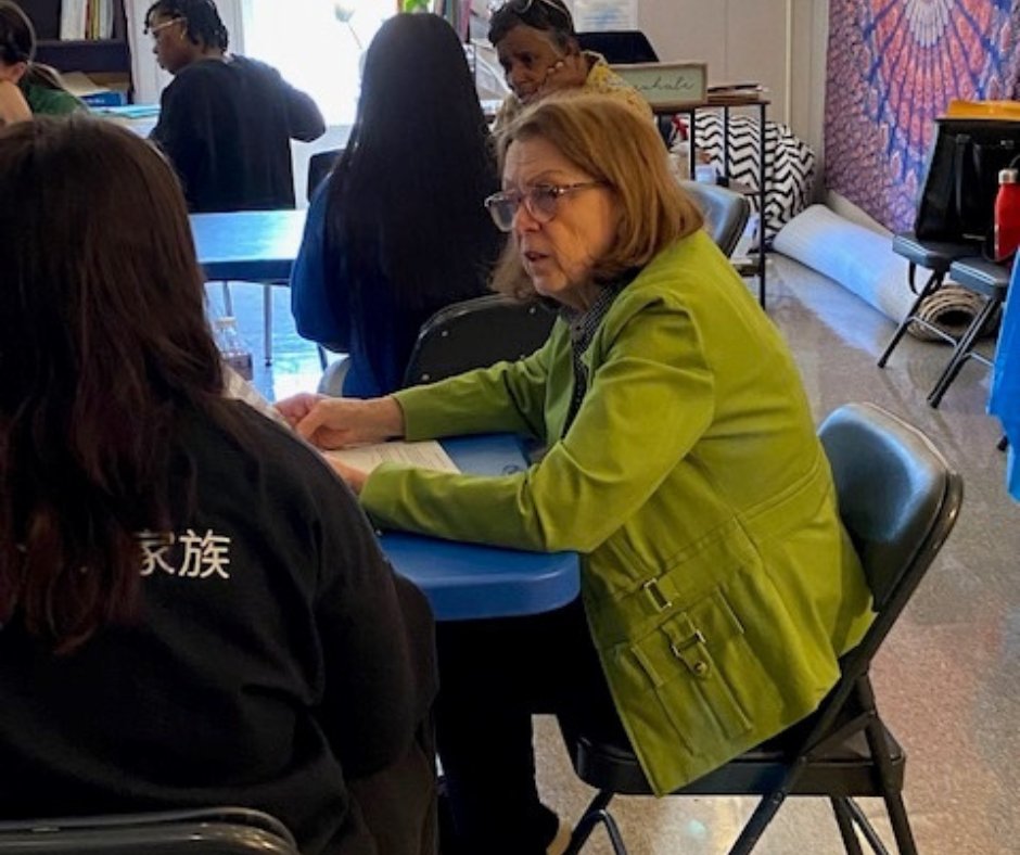 UnitedWayCM's tweet photo. Thank you to all the volunteers who joined us to talk with students about their progress in school! For more information about our education programs, visit https://t.co/33f6pfCDK8 https://t.co/My3xWuzgA2