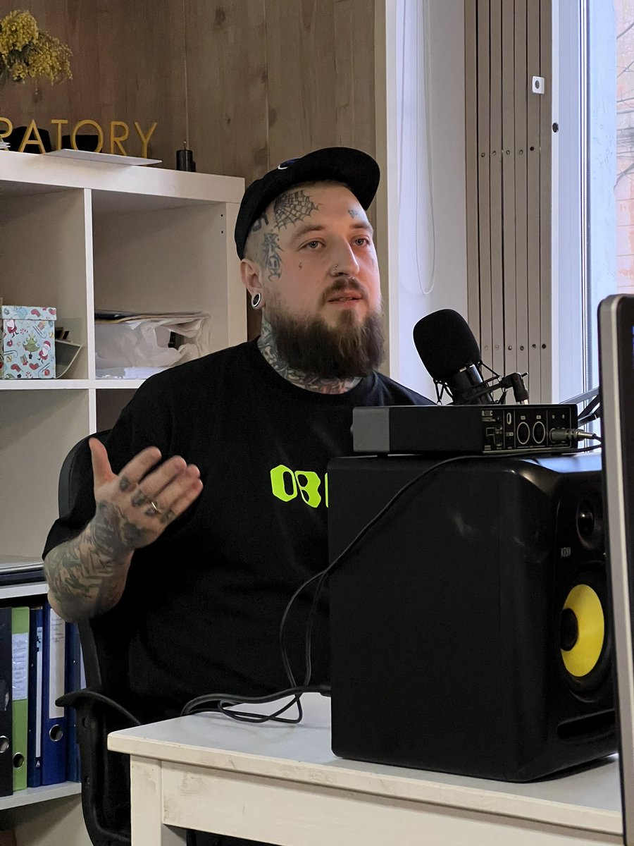 девочка-молния tweet media