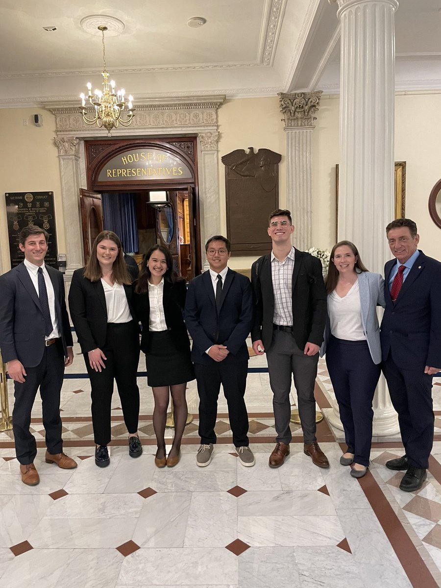 RepSimonCataldo's tweet photo. Thanks to @TheBlueLab for stopping by today to talk about life at the State House and the #14thMiddlesex! Inspired by these college students from @TuftsUniversity @Northeastern @EmersonCollege who are already rolling up their sleeves and working in local and state politics. https://t.co/4dfiDMr8EY