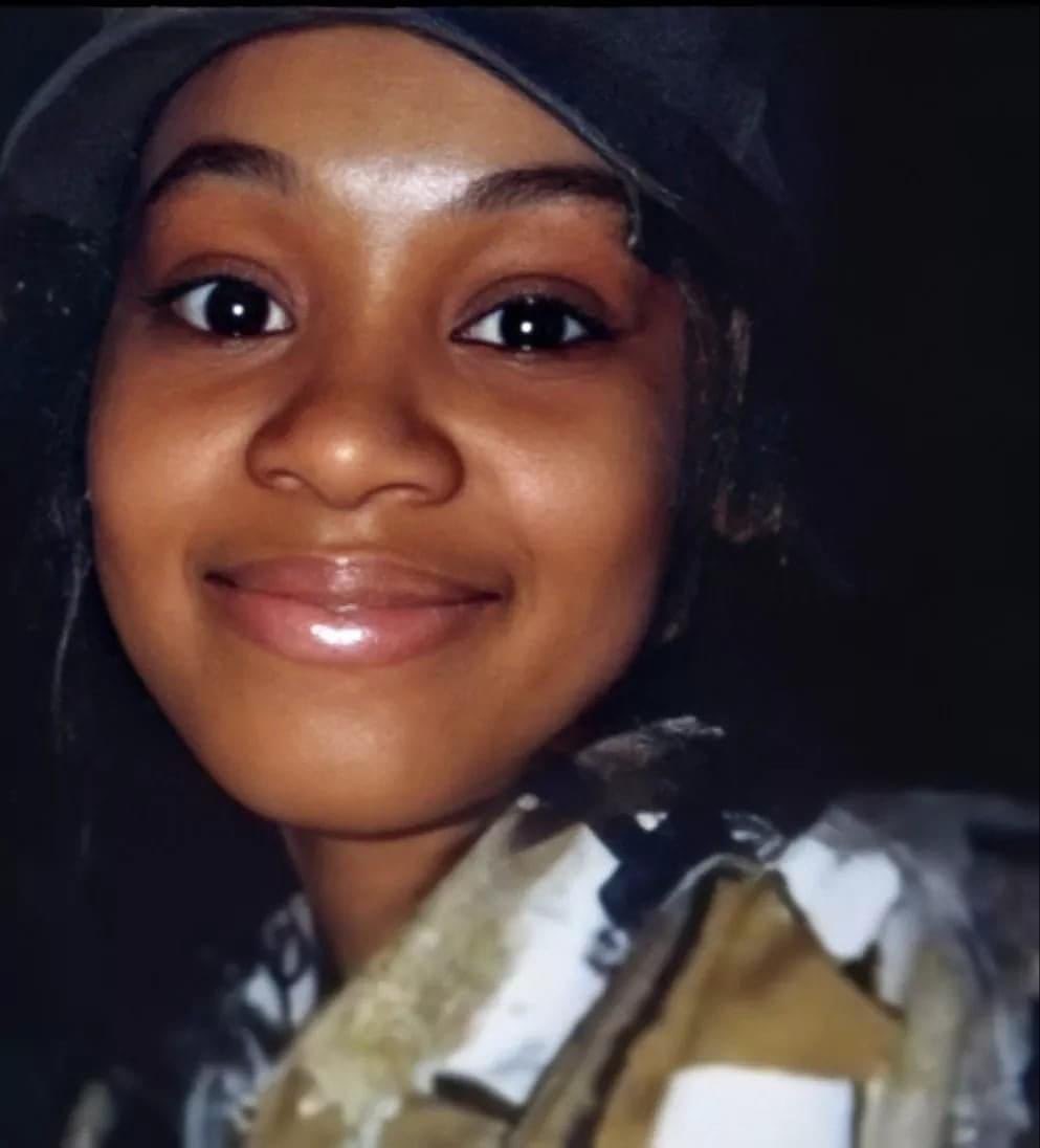angiecthomas's tweet photo. There’s no way it’s been 21 years since you’ve passed. Just no way. Rest in power and love, Lisa. @LisaLFoundation https://t.co/yg8OrbNDnW