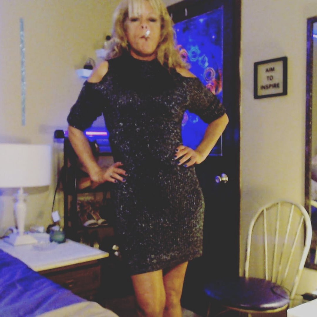 #streamatemodels #smokingfetish #streamatemature
melina_mondavi.cammodels.com