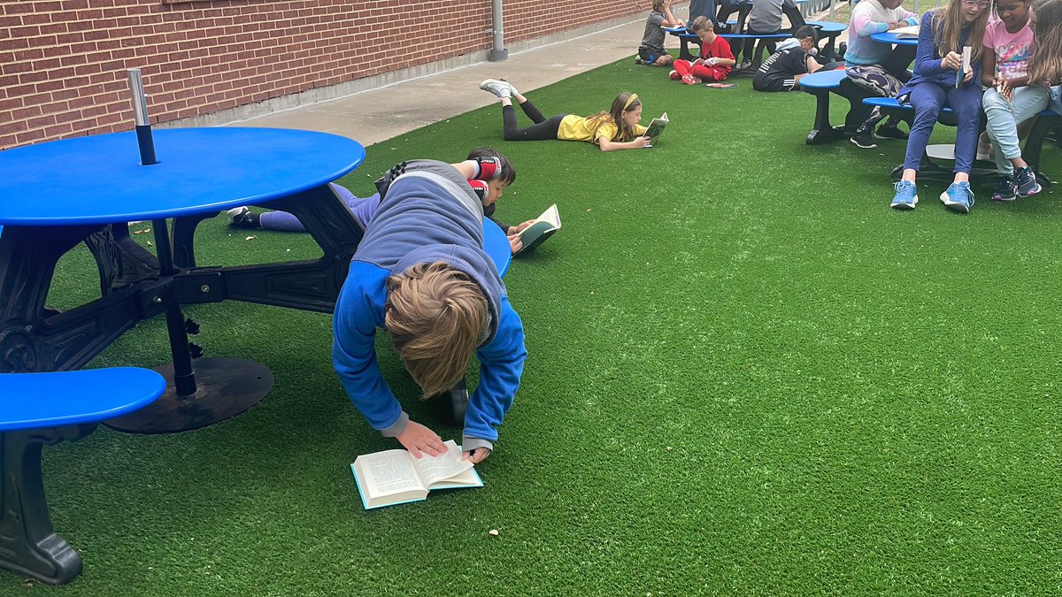 Springtime in Texas means more reading time outside <a href="/SparksElemFISD/">Sparks Elementary</a>!