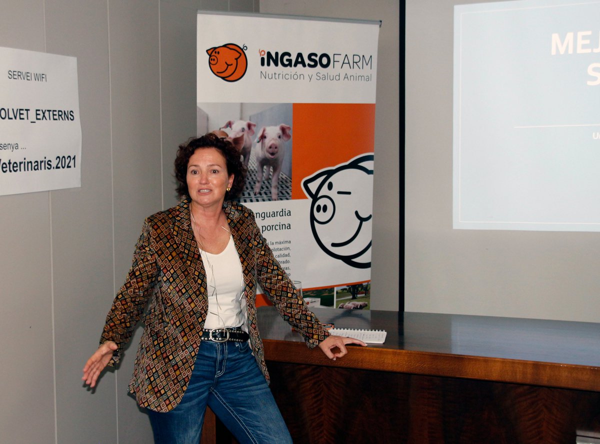 VeteriLleida's tweet photo. ✅ Interessant jornada al COVLL sobre “Sanitat i Nutrició, més enllà de les medicacions” amb Joan Wennberg i José Alberto Murillo.
👌 Gràcies a @FARMFAES  (Ingaso, TecnoVit, ISF), Comercial P. Serra i Agropal per l’organització. https://t.co/I9hUqvpRjt