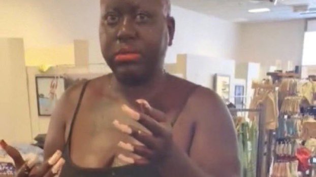 callmebyyourjin's tweet photo. I literally don’t gaf who ur bias is if u call urself an army I expect u to support and be loud about all the members. some of y’all be hiding behind having biases to be blatantly diet solos and ion like that https://t.co/mX55l6ilZY