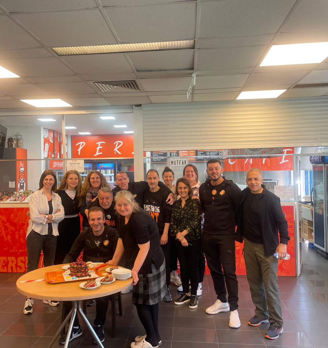 Doğum günümü kutlayan herkese çok teşekkür ederim iyiki varsınız 😘