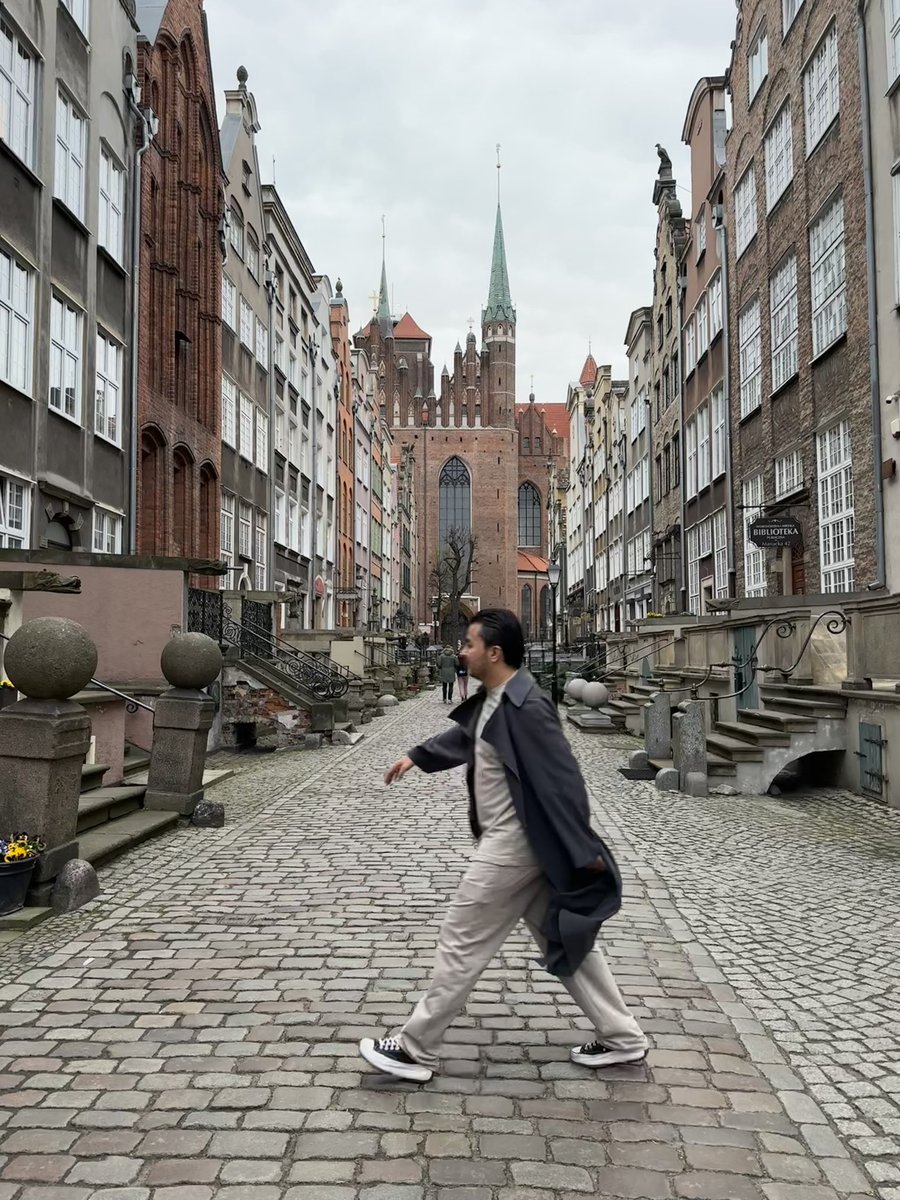 🇵🇱Poland, Gdansk. 

Judda ham chiroyli ekan eski shaxar! Daraxtlar ham bor. Jaa baland binolari yo’q, yashashyapti amallab)