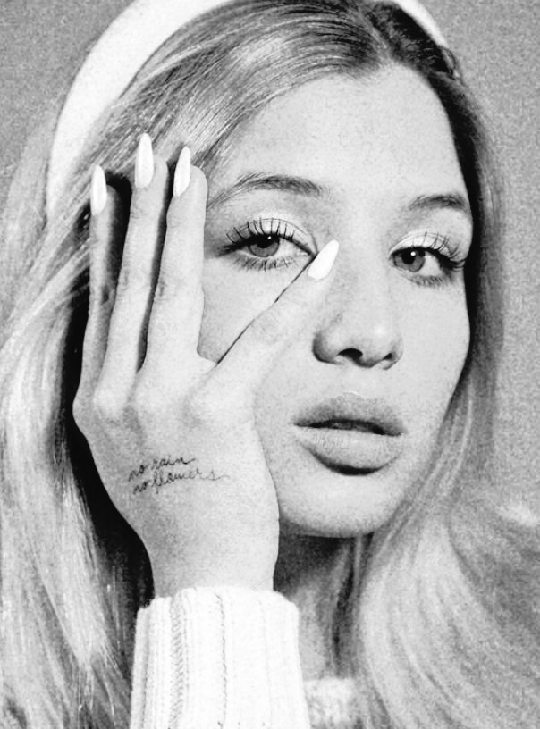 guilleforever_'s tweet photo. Esta foto me da muchas vibes a Ariana Grande https://t.co/YbcHozeeYC