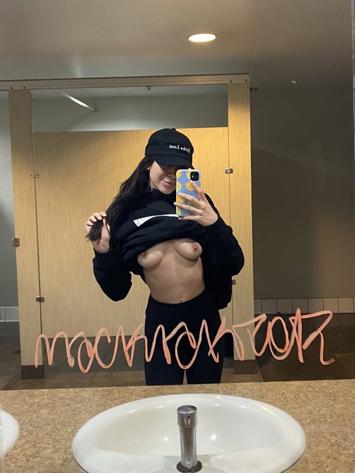 👼 Titty Tuesday! 👼  Had breakfast at Blu Jam 💕 thanks for the PayPal tip Big_Bearded_BLC it was delish<a href="/tag/mvsales"class="tags"><span>#mvsales</span></a>