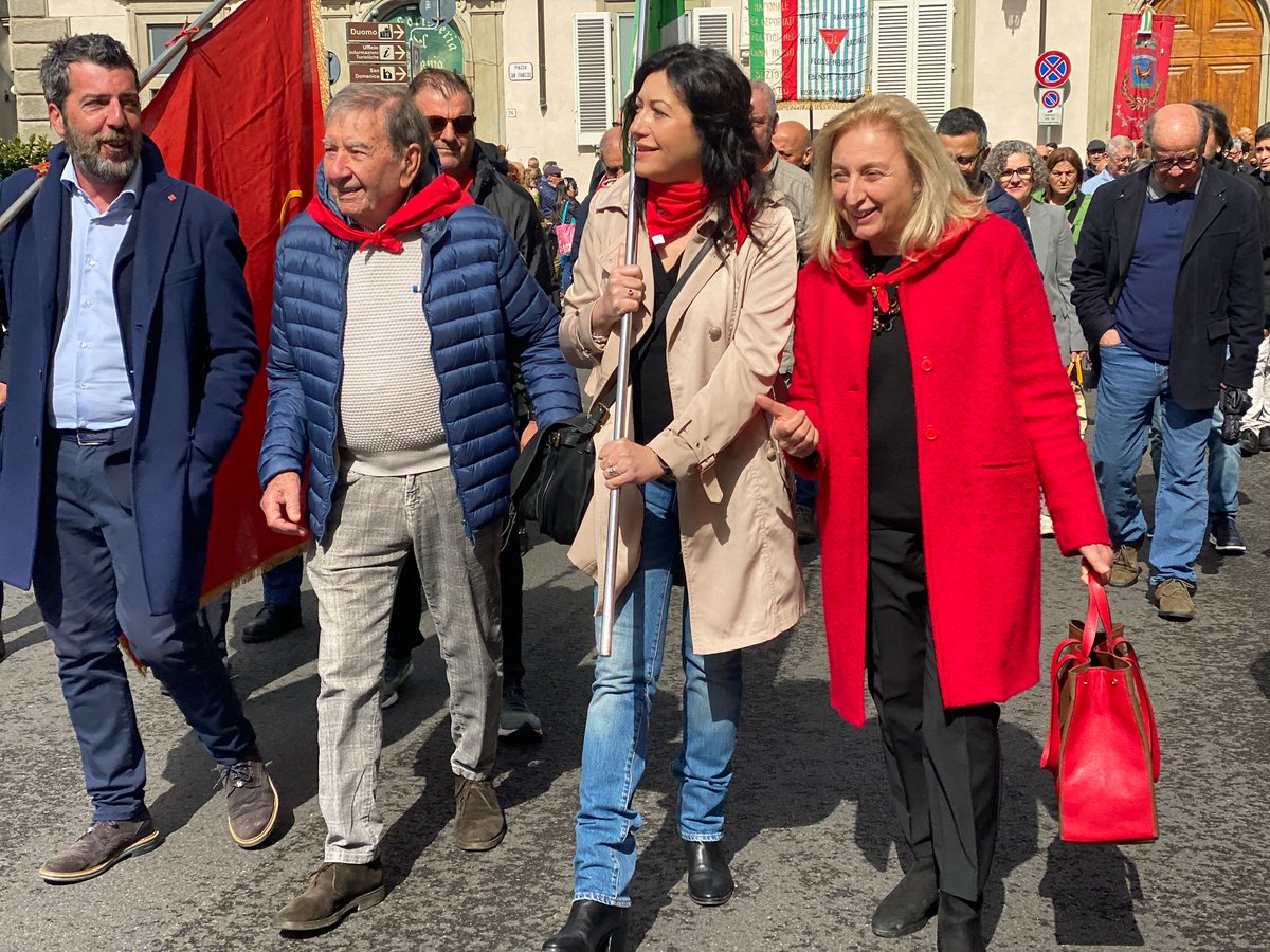 cgil_prato's tweet photo. #25aprile #prato
@AnpiPrato e #Cgil con il #partigiano Fiorello Fabbri https://t.co/tvsp3lfjbq