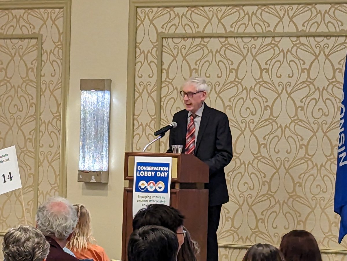 jengieg's tweet photo. Thank you Gov. Evers for inspiring us to kick off #CLD23 to talk about climate and clean water solutions! ❤️🌎 https://t.co/VsA93Y5ZHD
