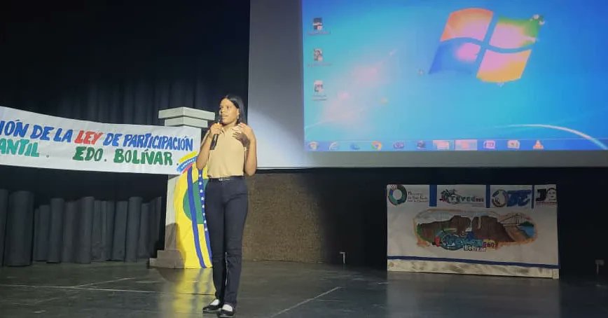 En un encuentro juvenil, se realizó acto de juramentación y difusión de la Ley de Participación Estudiantil. Sin duda alguna el gobernador Ángel Marcano, continúa promoviendo las capacidades de nuestros estudiantes. <a href="/NicolasMaduro/">Nicolás Maduro</a> <a href="/amarcanopsuv/">Ángel Marcano</a>

#VenezuelaTerritorioDePaz