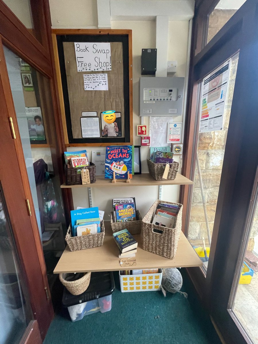 We ❤️ this school community book swap / free shop open to all in the entrance lobby 🌟 #readingcommunities #readingforpleasure #primaryreading #readerteachers #earlyreading