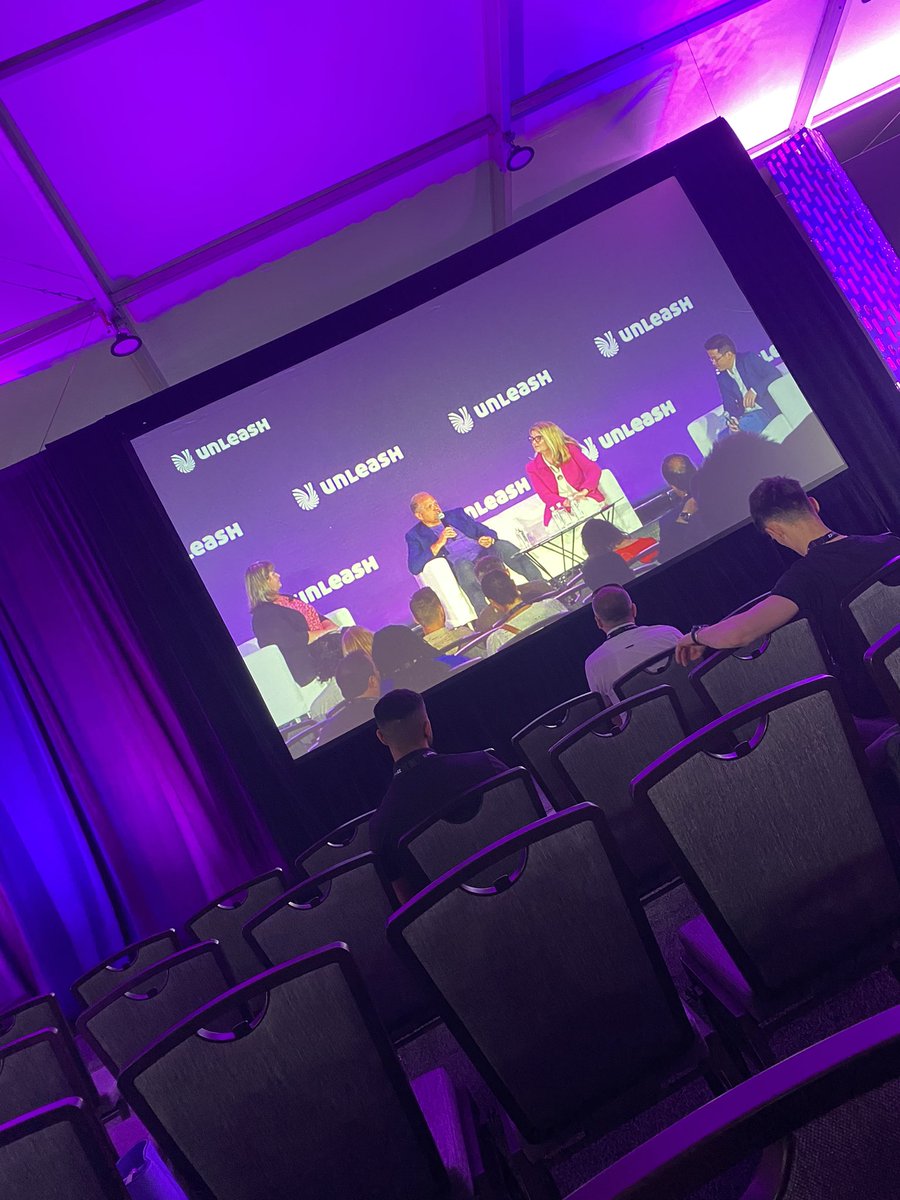 So much love for this <a href="/MikeEttling/">Mike Ettling</a>  “Hire for culture and attitude, trust the experience” #UnleashAmerica 

<a href="/unleashgroup/">UNLEASH</a>