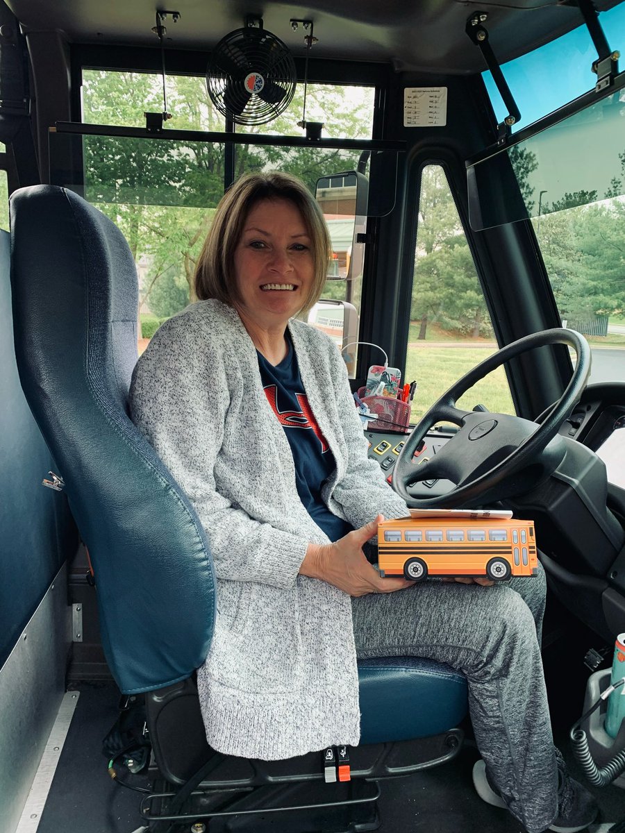 Our friends at @ctetigers and @BriarwoodES celebrated #NationalSchoolBusDriverDay with school bus box lunches! 🚌 @WarrenCoSchools