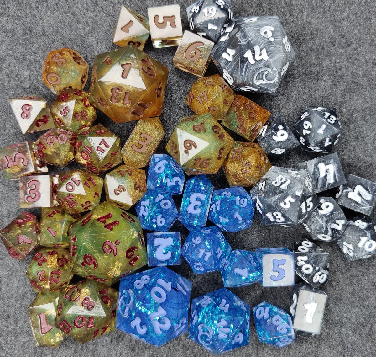 New angles, new dice! It's Tuesday 🌈

Bernie's favorites this week! Come see our shop, link to 90 unique sets in our bio!! 🍂

#handmade #dice #ttrpg #dnd #dungeonsanddragons