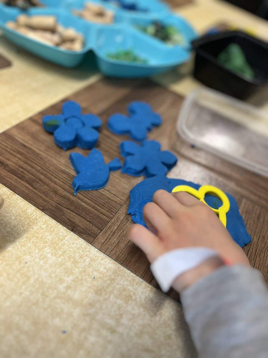 Our class designed and printed some seasonal @playdoh sets for our school’s kindergarten students. Testing out the spring ones this week! @tinkercad #3dprinting #3dprinted #3dprinter #stem #stemeducation #stemactivities #playdoh #cookiecutters #tinkercad