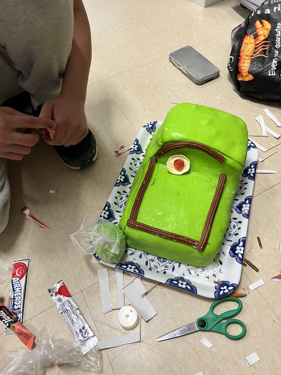 s_nods's tweet photo. Grade 7/8Ss working hard on their edible #3dcellmodels #scienceisfun #STEAM #stgregoryschoolpowassan #npscdsb @npsc_schools @neuOECTA https://t.co/7NF6Vi8AGB