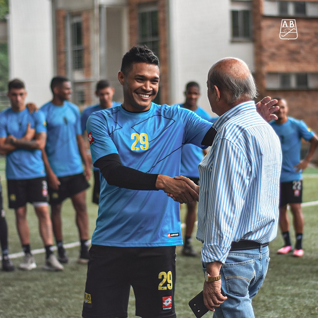 ABucaramanga's tweet photo. 🐆 #VamosLeopardos https://t.co/Nrw4CFfdUm