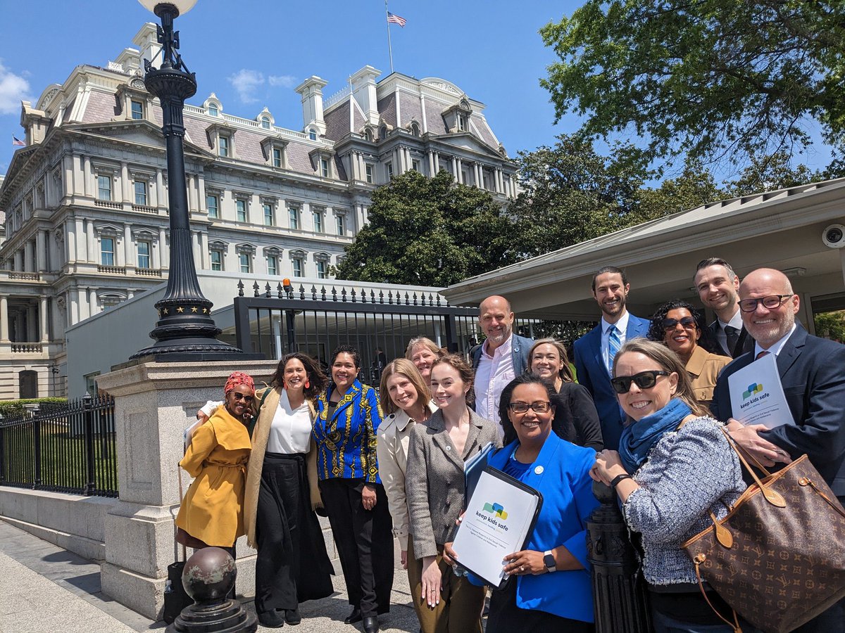 SNAPNetwork's tweet image. Incredible Team #KeepKidsSafe heading to the White House to introduce the National Blueprint - a roadmap the US gov&apos;t can use to prevent sexual violence against children + ensure #PreventionHealingJustice 👏 #SNAPHeals