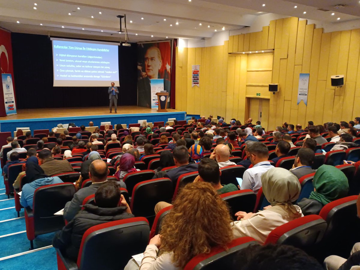 mehmetnezirg's tweet photo. İmam hatip okullarımızda LGS ve YKS hazırlık çalışmaları tüm hızıyla devam ediyor. "Hedef 2023 Akademik Gelişim ve Kariyer Planlama Çalıştay"ı, Bakan Yardımcımız Sayın Osman Sezgin'in de katılımıyla başladı. Okul koordinatörlerimizin gayreti görülmeye değer. Nice başarılara… https://t.co/oN4SueZP6d